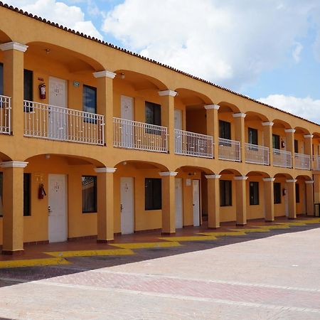 Maria Luisa Inn & Suites Juarez  المظهر الخارجي الصورة